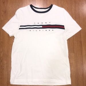 Tommy Hilfiger Shirts - Tommy Hilfiger Chest Logo T-Shirt Tommy Hilfiger Shirts - Tommy Hilfiger Chest Logo T-Shirt
